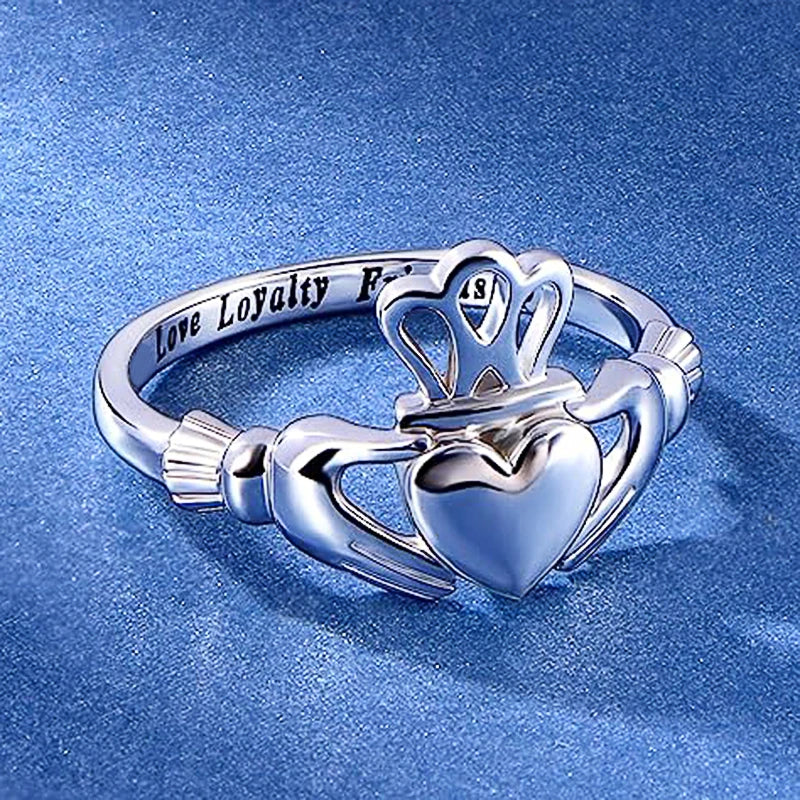 Ring Heart Hug Trendy